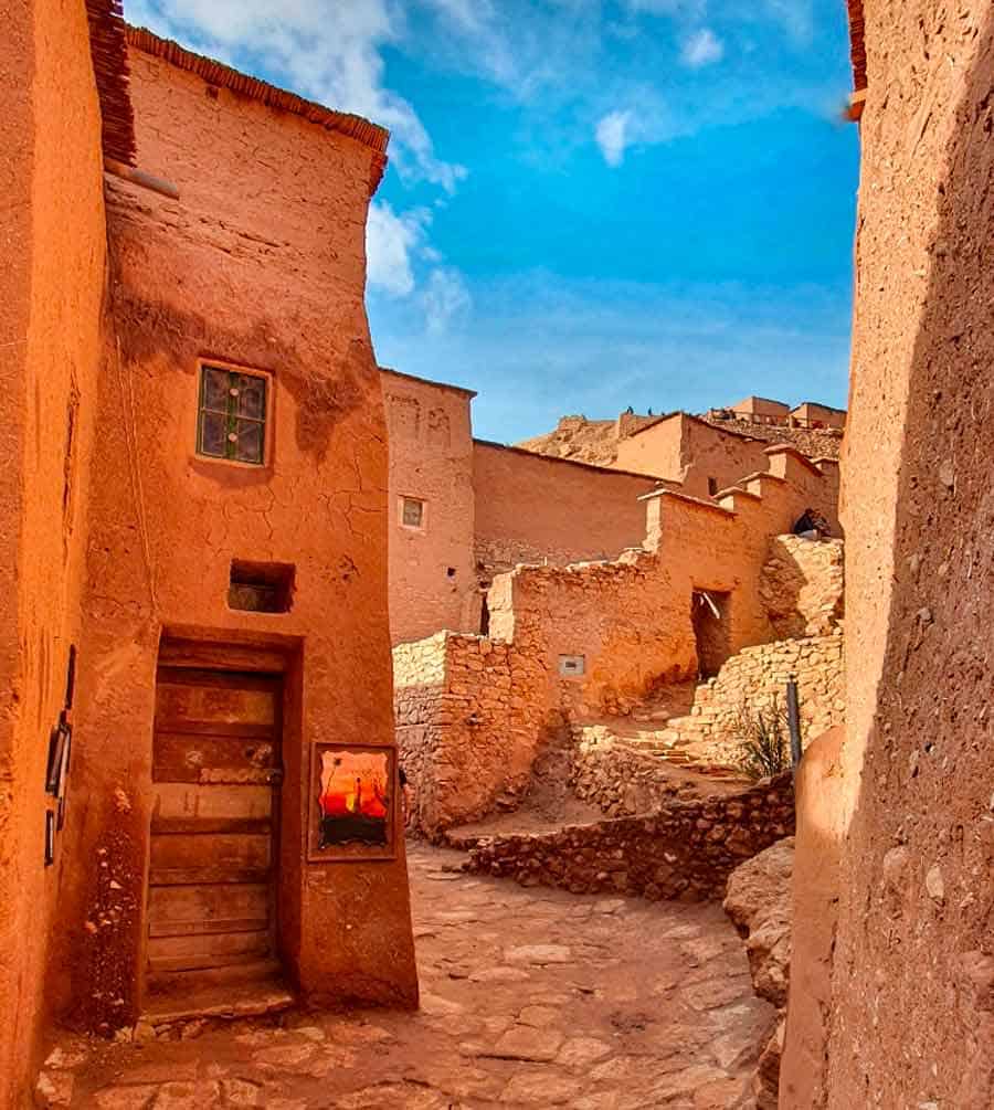 tiny art gallery in a narrow street in Ait Benhaddou
