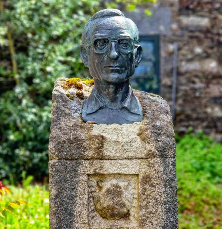 Busk of Father Elías Valiña Sampedro at O Cebreiro - considered the father of the modern camino
