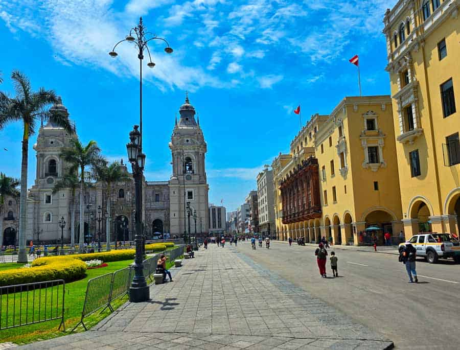 exploring downtown lima on a walking tour