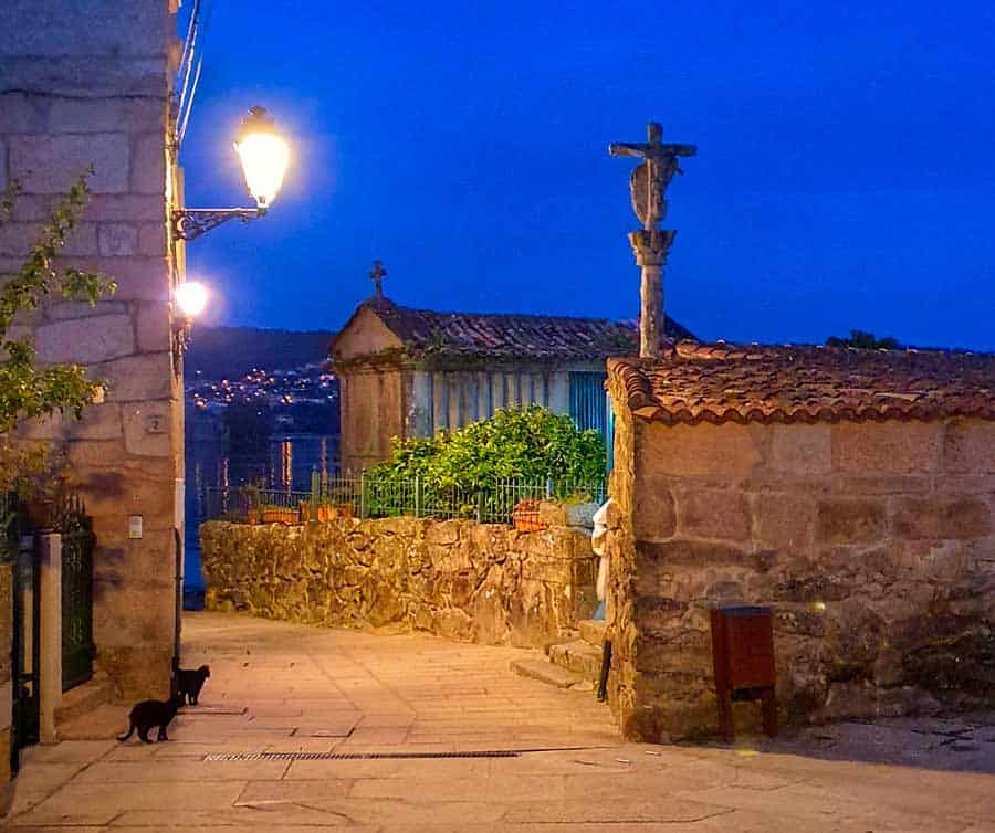 a view of Combarro old town at night